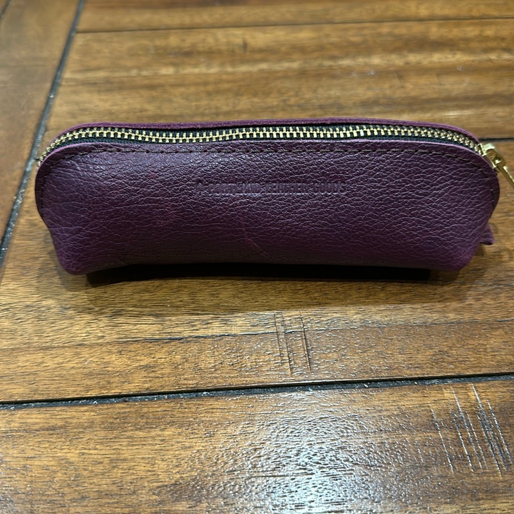 Portland Leather Small Sidekick in Plum!